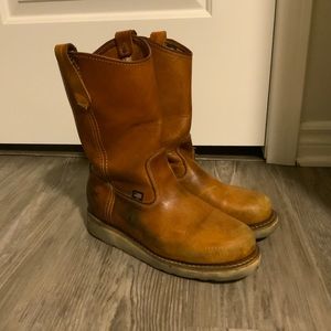 Thorogood pull on boots SIZE 9 EE